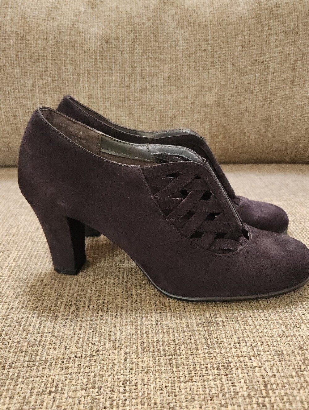 Aerosoles Black Faux Suede Heeled Booties with Laser Cutouts 8